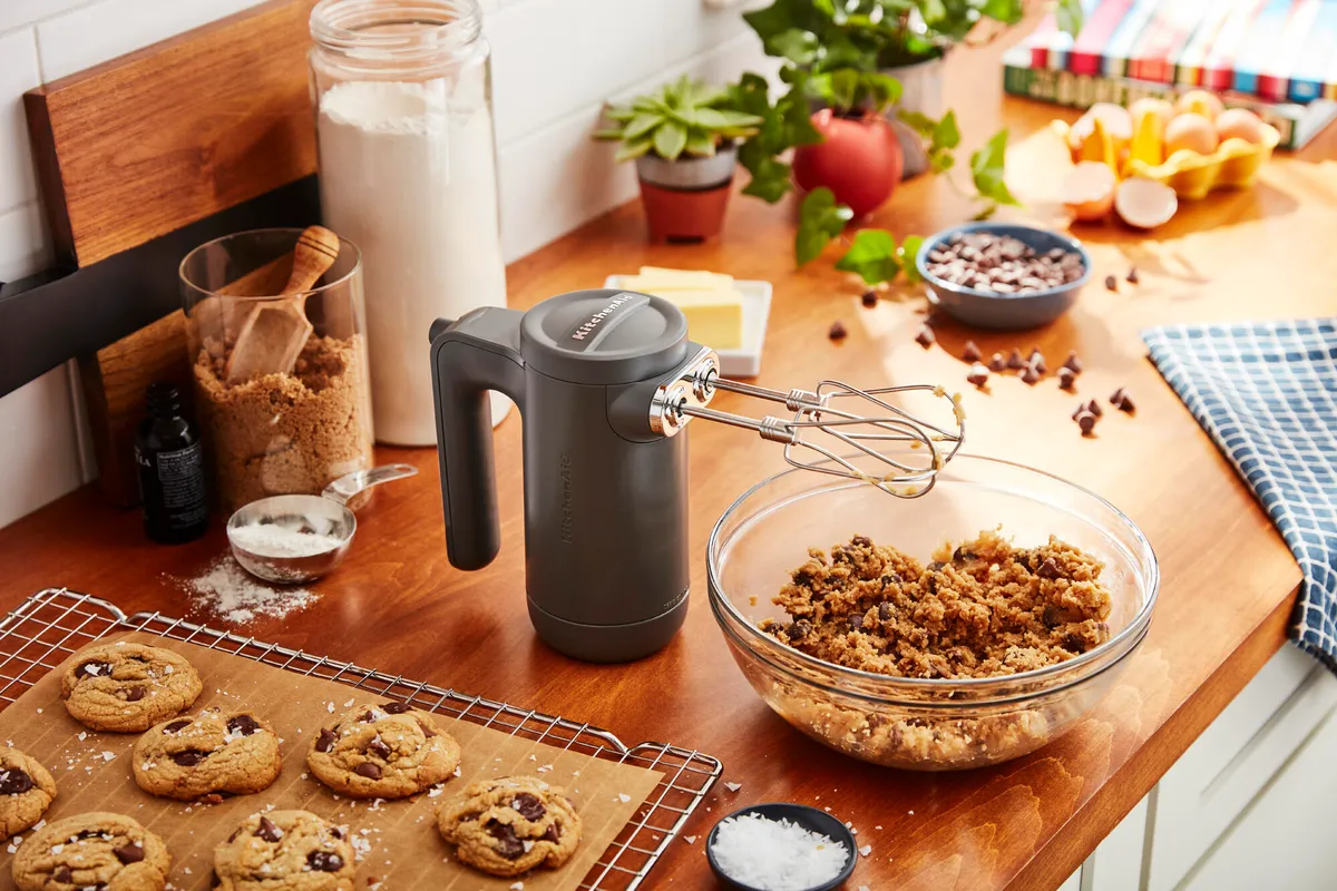 What Speed for Kneading Dough? A Hand Mixer Pro’s Guide